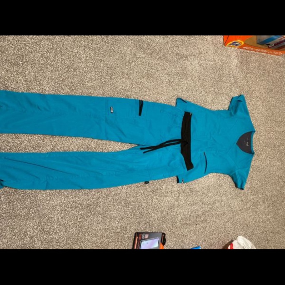 Scrubs - Picture 2 of 6